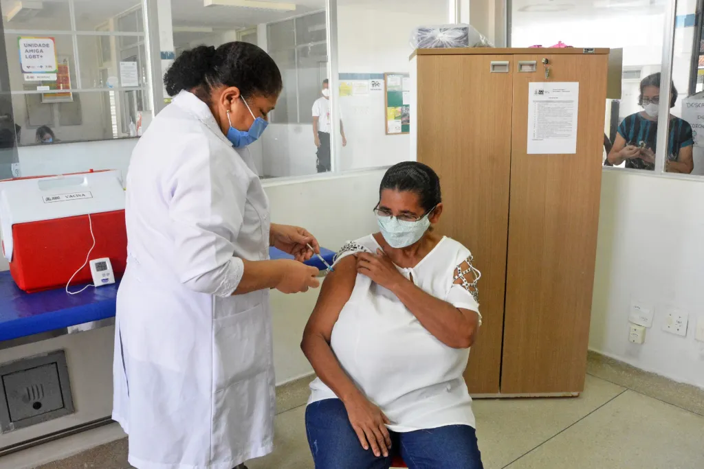 Calendário de imunização contra dengue e influenza é mantido em João Pessoa neste sábado