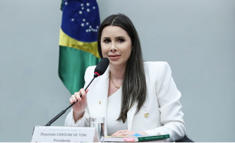 Comissão mais importante da Câmara fica com deputada bolsonarista