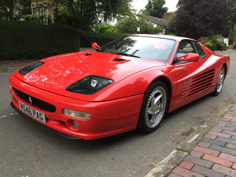 Ferrari Testarossa, semelhante ao modelo F512 M, roubado de Gerhard Berger em 1995