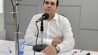 Jhony Bezerra aguarda definição do governador para candidatura em CG e mira apoio de 13 partidos de oposição