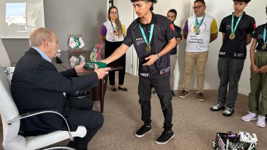 Presidente da FIEPB recebe alunos da Escola SESI premiados no Festival Nacional de Robótica