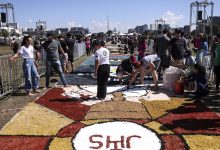 Festa religiosa de Corpus Christi reúne fiéis em várias cidades