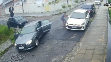 VÍDEO: bandidos aterrorizam populares e roubam carro em frente a condomínio em João Pessoa