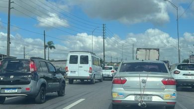 Carreta quebra na BR-101 e provoca congestionamento entre João Pessoa e Bayeux