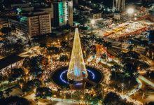 Prefeitura de Campina Grande entrega decoração do Natal Iluminado com árvore de 45 metros no Açude Novo