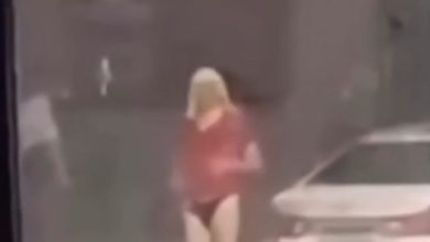 Pastor é flagrado pela terceira vez usando calcinha e peruca de madrugada no meio da rua
