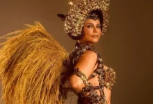 Paolla Oliveira recebe em casa o presente caminhão de rosas vermelhas