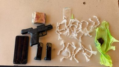 Homem que já responde a dois crimes é preso com pistola, munições e drogas em Cabedelo