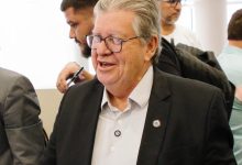 João Azevedo alfineta ida de aliados para oposição: “Acham que serão felizes”