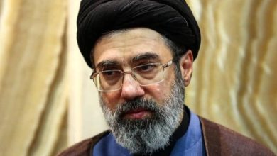 Quem é Mojtaba Khamenei, filho do líder iraniano morto que pode assumir o poder no país