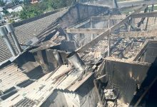 Avião de pequeno porte cai em Capão da Canoa sobre restaurante