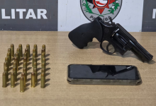 Polícia MIlitar prende homem com tornozeleira e apreende arma de fogo