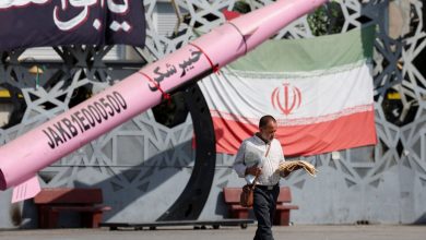 Estados Unidos e Irã trocam novos ataques e preço do petróleo sobe