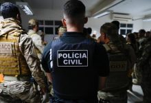 Polícia Civil cumpre mandado de prisão contra investigado por homicídio em João Pessoa.