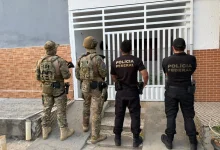 Operação mira grupo ligado a drogas, armas e crimes violentos no Sertão
